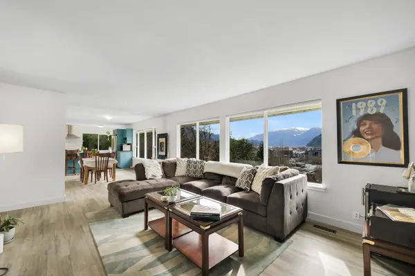 38273 View PL, Squamish, BC V8B 1T0