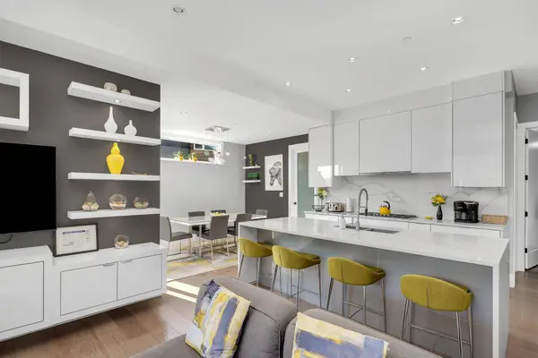 2213 Windsail PL, Squamish, BC V8B 0T6