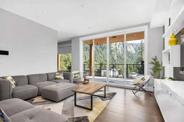 2213 Windsail PL, Squamish, BC V8B 0T6