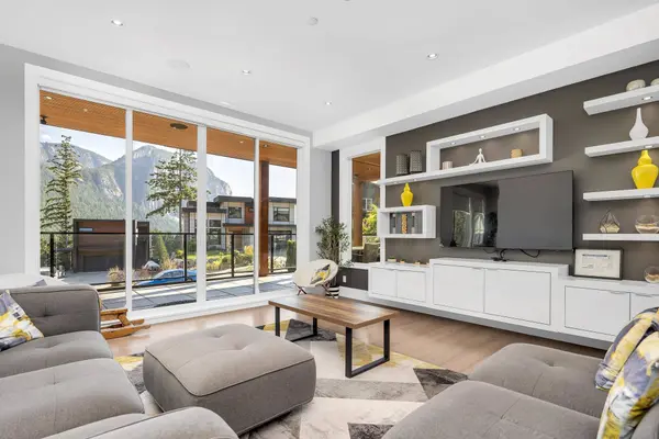 2213 Windsail PL, Squamish, BC V8B 0T6