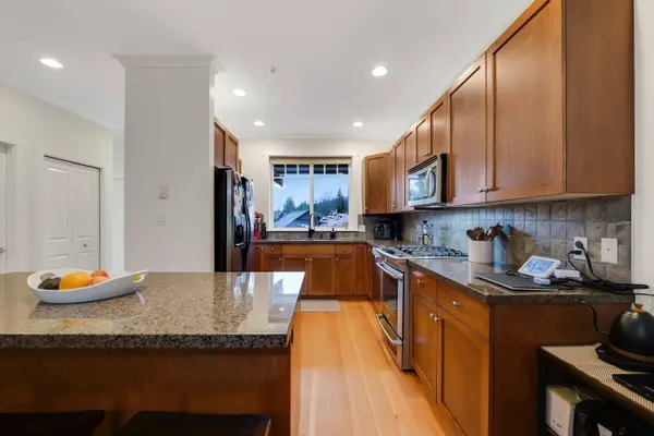 38616 Cherry DR, Squamish, BC V8B 0C2