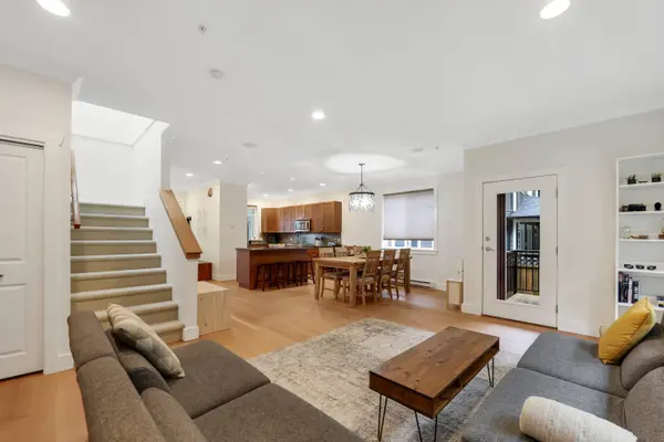 38616 Cherry DR, Squamish, BC V8B 0C2