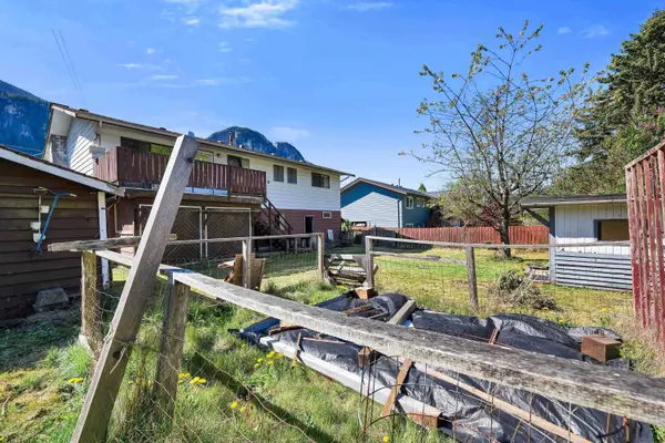 38319 Westway AVE, Squamish, BC V8B 0W6
