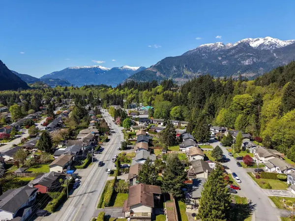 38319 Westway AVE, Squamish, BC V8B 0W6