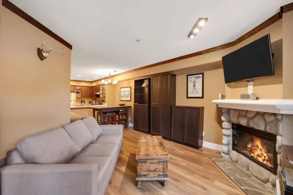 2050 Lake Placid RD #207, Whistler, BC V8E 0A8
