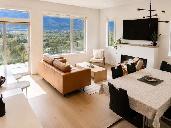 39249 Stellar DR, Squamish, BC V8B 1G2