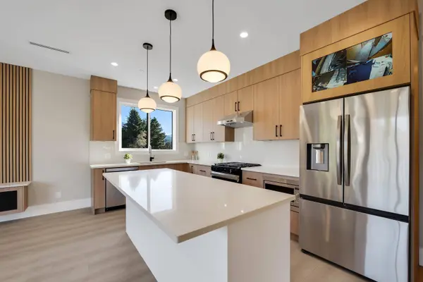 1352 Judd RD, Squamish, BC V0N 1H0