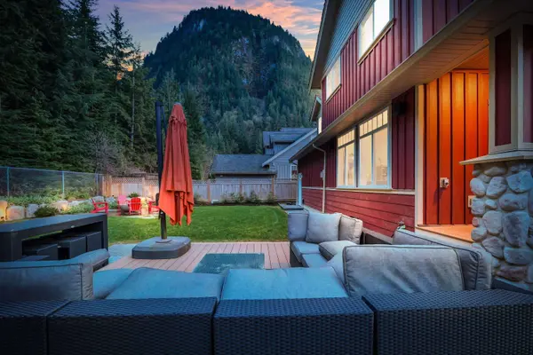38618 Cherry DR, Squamish, BC V8B 0C2