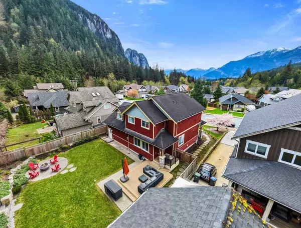 38618 Cherry DR, Squamish, BC V8B 0C2