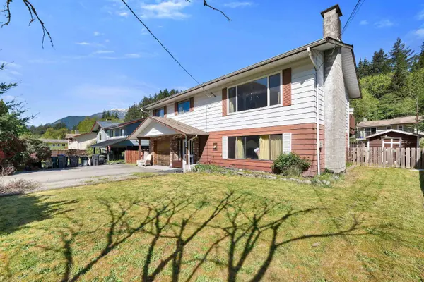 38319 Westway AVE, Squamish, BC V8B 0W6