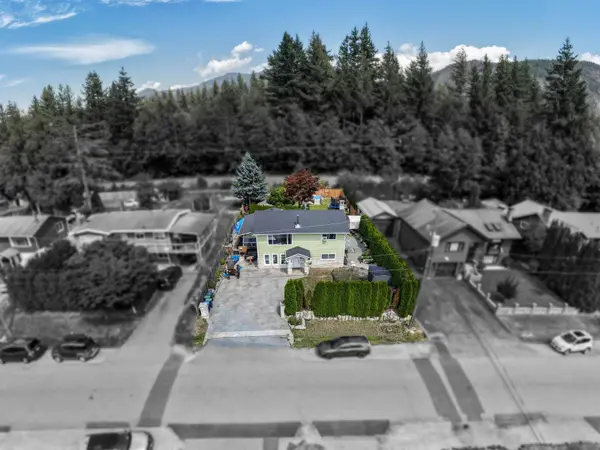 42056 Birken RD, Squamish, BC V0N 1H0
