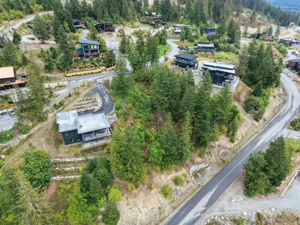 1709 Wishbone CT, Squamish, BC V0N 2L3