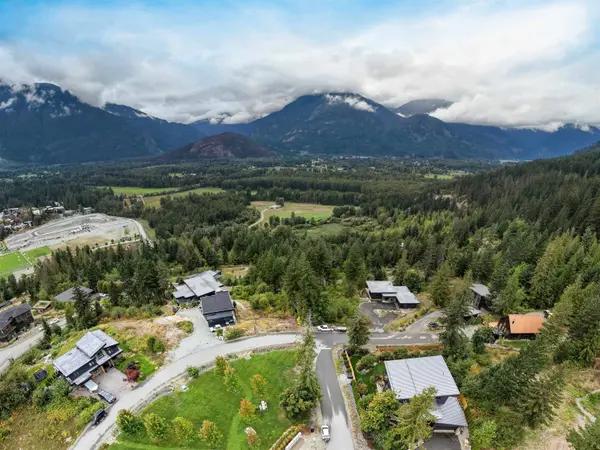 1709 Wishbone CT, Squamish, BC V0N 2L3
