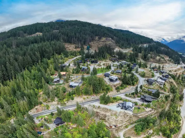 1709 Wishbone CT, Squamish, BC V0N 2L3