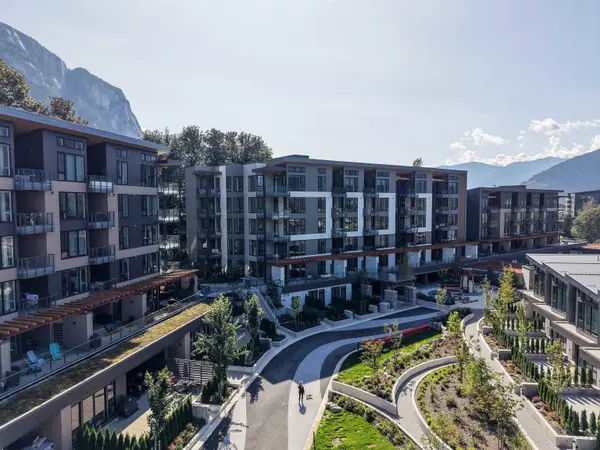 1500 Scott CRES #221