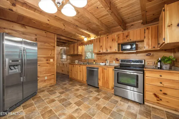 4264 Peachie WAY, Cosby, TN 37722