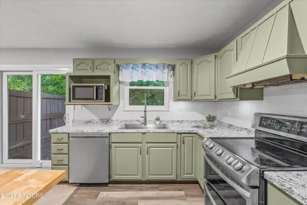 6524 Garwood CIR, Knoxville, TN 37918