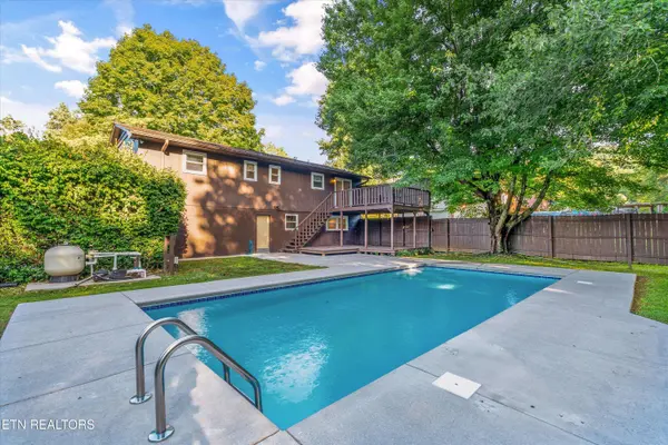 6524 Garwood CIR, Knoxville, TN 37918