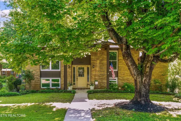 6524 Garwood CIR, Knoxville, TN 37918