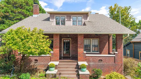 1011 Thompson PL, Knoxville, TN 37917
