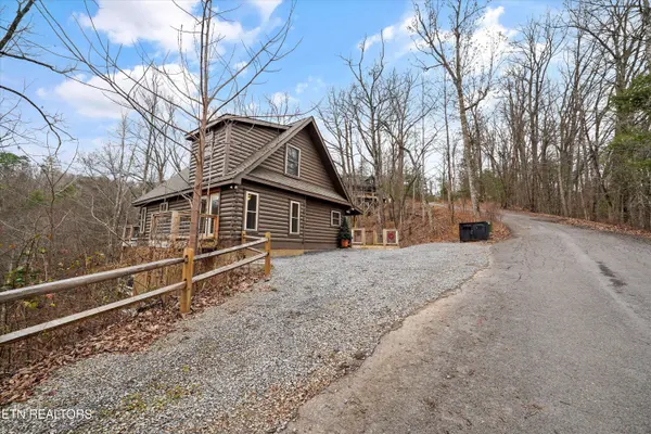 2906 Joyner Hills LN, Sevierville, TN 37876