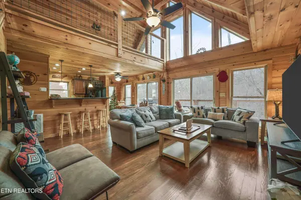 2906 Joyner Hills LN, Sevierville, TN 37876