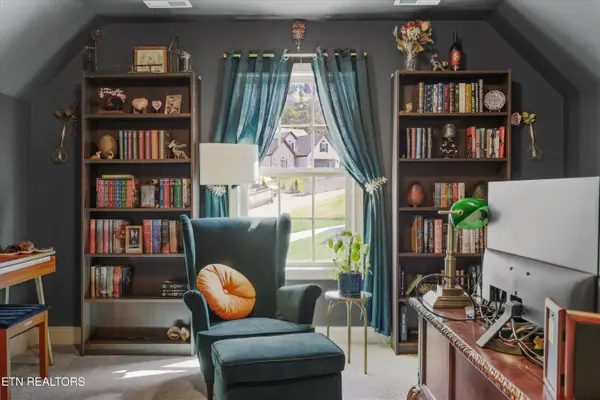 947 Westland Creek Blvd, Knoxville, TN 37923