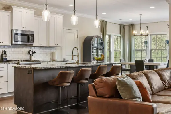 947 Westland Creek Blvd, Knoxville, TN 37923