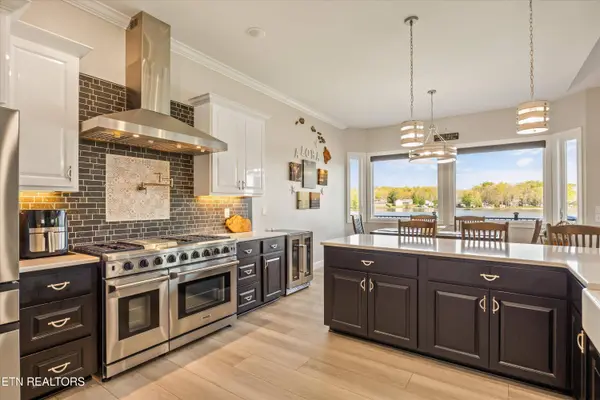 1118 Hileah DR, Crossville, TN 38572