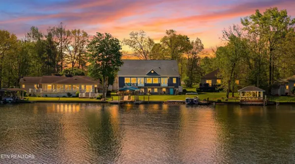 1118 Hileah DR, Crossville, TN 38572