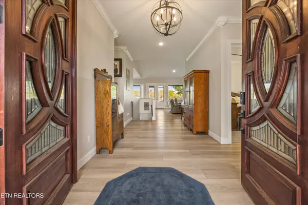 1118 Hileah DR, Crossville, TN 38572