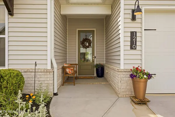 1210 Belle Pond Ave, Knoxville, TN 37932