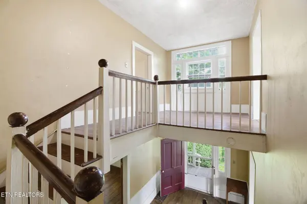 9320 Mascot Rd, Mascot, TN 37806