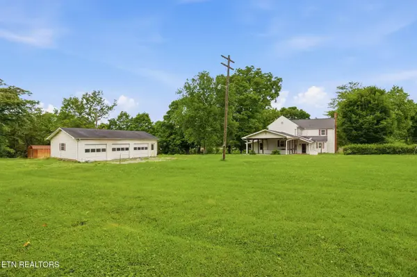 9320 Mascot Rd, Mascot, TN 37806