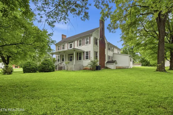 9320 Mascot Rd, Mascot, TN 37806