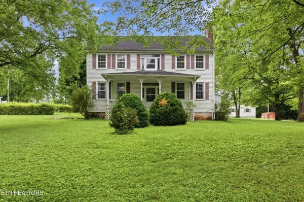 9320 Mascot Rd, Mascot, TN 37806