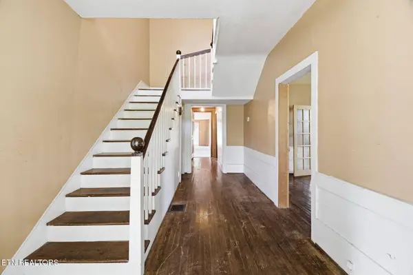 9320 Mascot Rd, Mascot, TN 37806