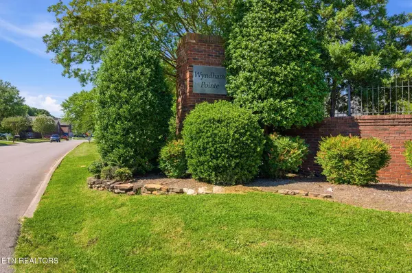 6949 Wyndham Pointe LN, Knoxville, TN 37931