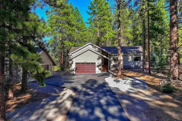 10847 Royal Crest Drive, Truckee, CA 96161
