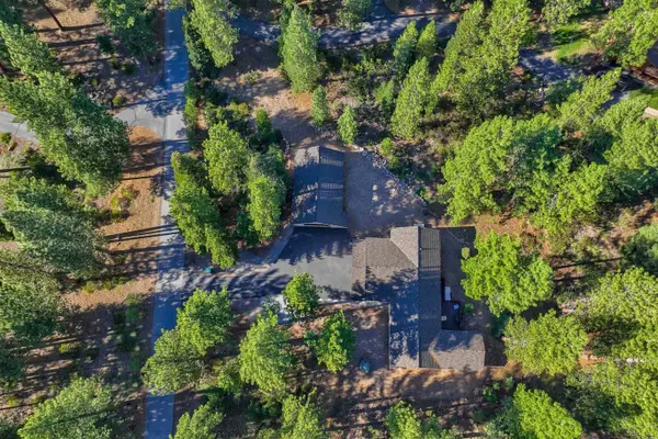 10847 Royal Crest Drive, Truckee, CA 96161