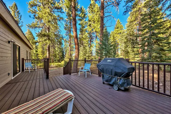 10847 Royal Crest Drive, Truckee, CA 96161
