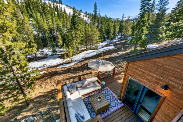 16189 Skislope Way, Truckee, CA 96161