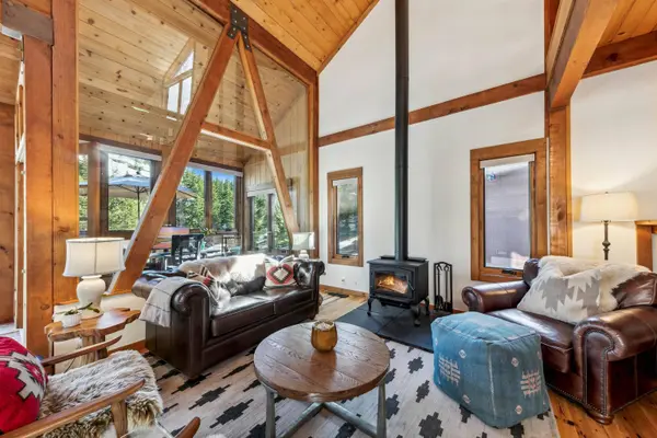 16189 Skislope Way, Truckee, CA 96161