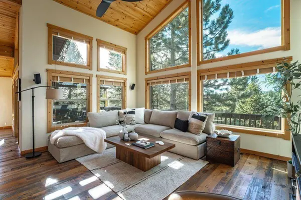 12391 Stockholm Way, Truckee, CA 96161