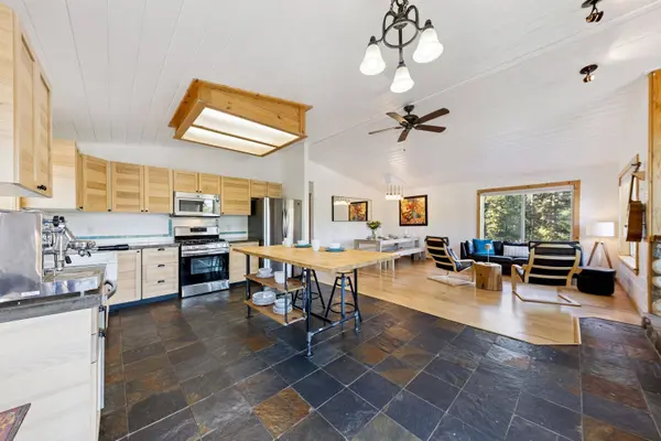 11054 Whitehorse Road, Truckee, CA 96161