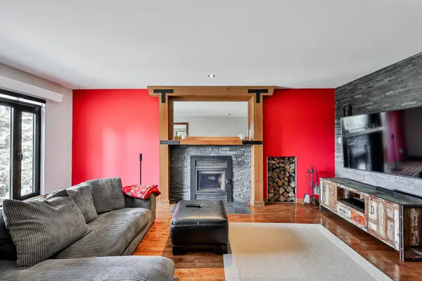 37 Ch. des Amarantes, Sainte-anne-des-lacs, QC J0R1B0