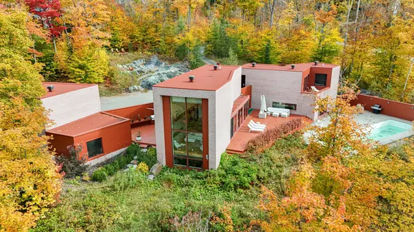 60 Rue des Feux-Follets, Morin-heights, QC J0R1H0