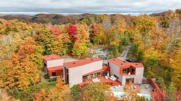 60 Rue des Feux-Follets, Morin-heights, QC J0R1H0