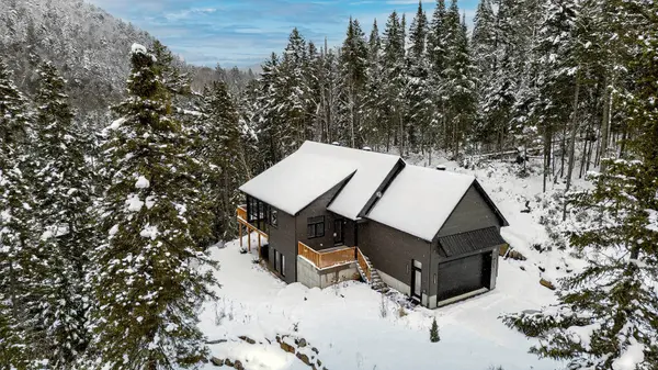 2582 Ch. du Lac-des-Trois-Frères, Saint-adolphe-d'howard, QC J0T2B0