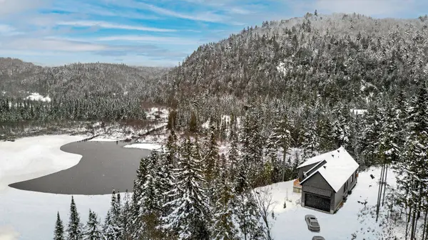 2582 Ch. du Lac-des-Trois-Frères, Saint-adolphe-d'howard, QC J0T2B0